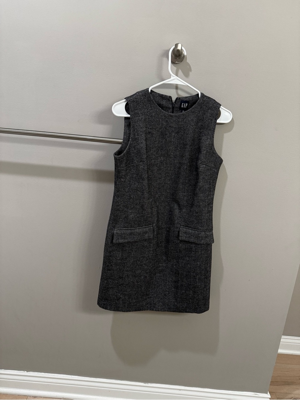 GAP Tweed Herringbone Sleeveless Dress in Black and White